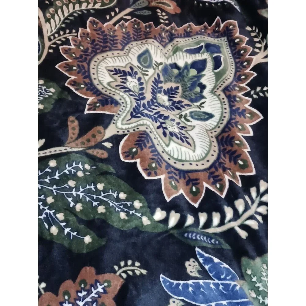 Vera Bradley Plush KING  Throw Blanket JAVA NAVY CAMO BLUE 104 x 90 NWT Limited - Picture 9 of 10